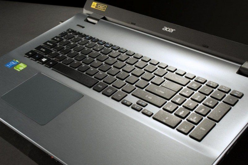 Acer ASPIRE E5-771G-58SB вид боковой панели